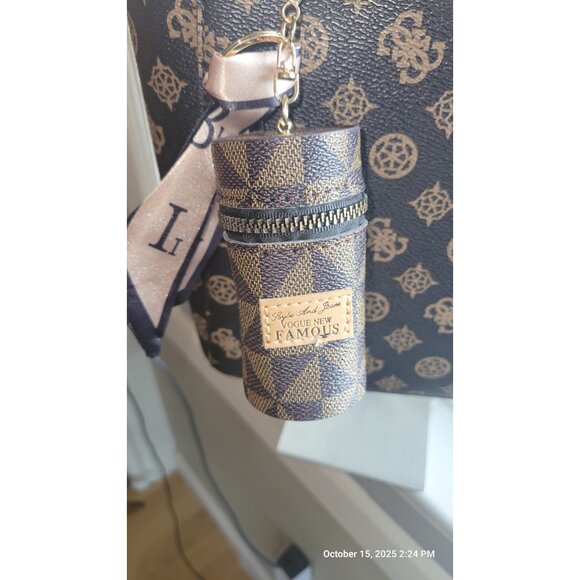 Guess 4G Noelle Tote Monogram Logo Charm Designer Handbag 14x9.5x10.3 - Picture 3 of 10